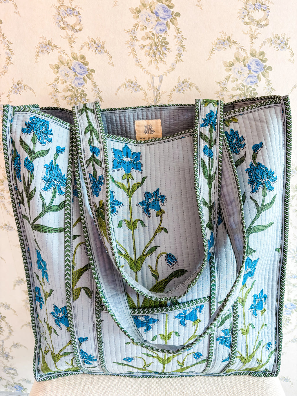 Iris Luxe| Regular Quilted Tote Bag
