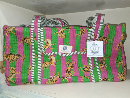 Melondrop | Scalloped Quilted Duffle Bag