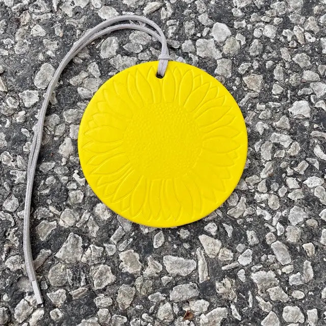 Round Yellow Sunflower Air Flair- Cabana Breeze